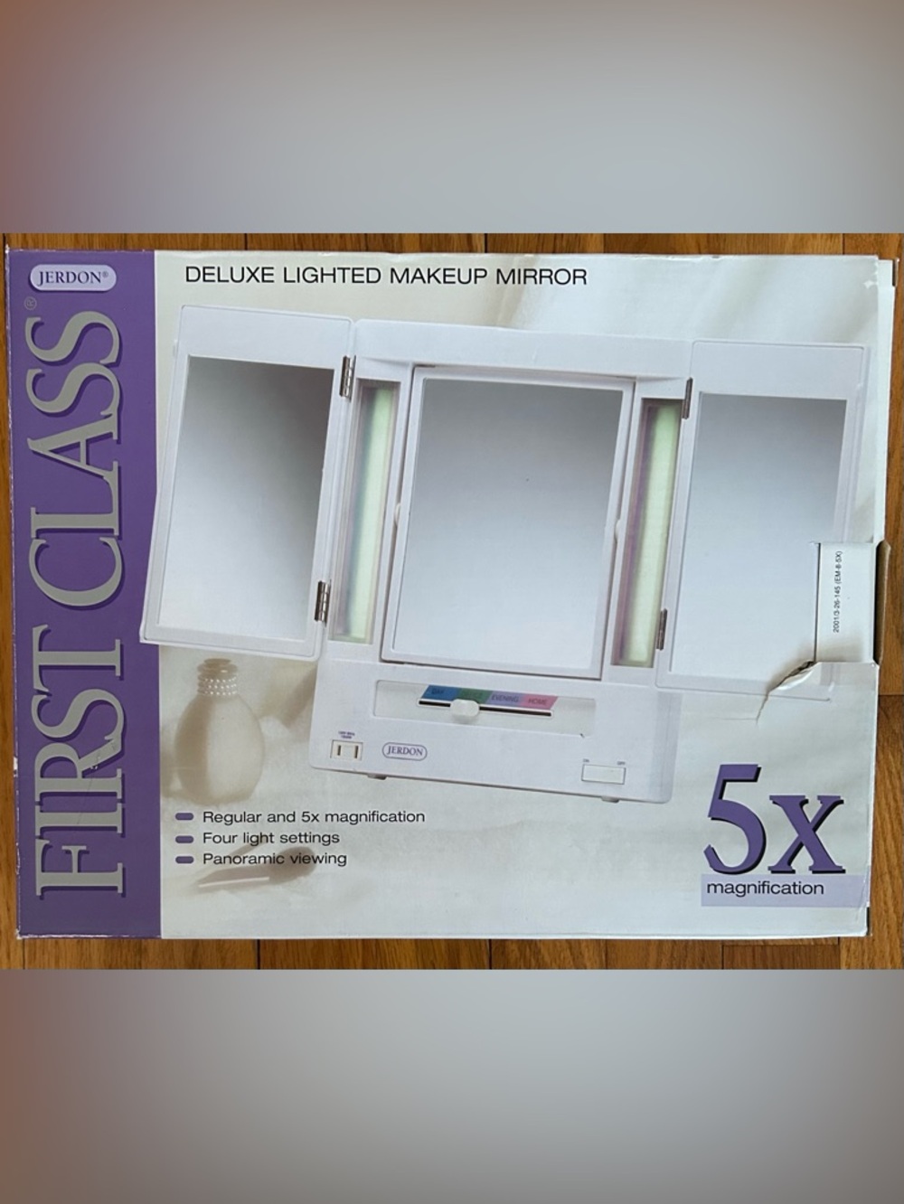 JERDON First Class Lighted Tri-Fold Makeup Mirror - White 5x - Picture 7 of 13
